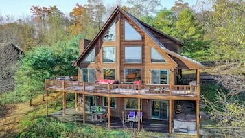 House (6 Bedrooms) | Front of property