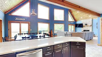 House (6 Bedrooms) | Property amenity