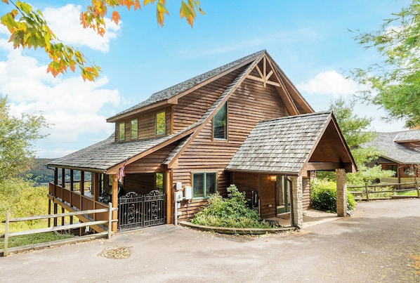House (6 Bedrooms) | Property amenity