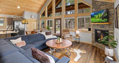 Snowshoe Inn - King Master - Hot Tub - Fire Pit - Trails - Community Pool