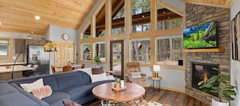 Snowshoe Inn - King Master - Hot Tub - Fire Pit - Trails - Community Pool
