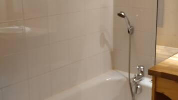 Bathtub