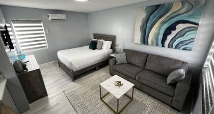 Cozy Beachside Modern Boutique Hotel Suite with Kitchen - by Oceano Suites
