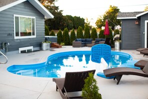 Outdoor pool, a heated pool