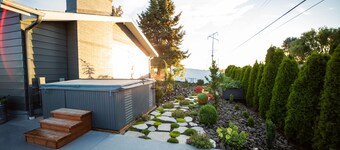 The Farmstead- Pool, Hot Tub, Firepit and Farm Fresh Eggs/Animals in Walla Walla