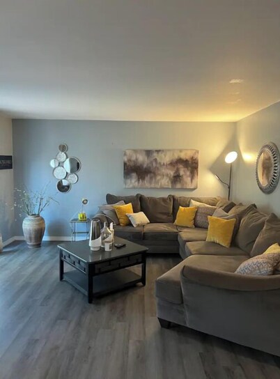 Cozy 3-Bedroom Condo with on-site parking