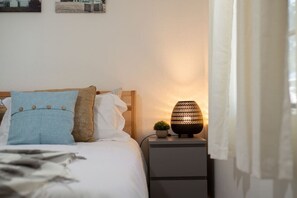 2 عدّة غرف نوم ومكواة/لوح كي وواي فاي