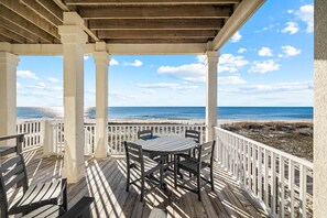 Outdoor dining - Sea Forever: 4th of July week now available as a Friday or Saturday check in! (St. George Island)