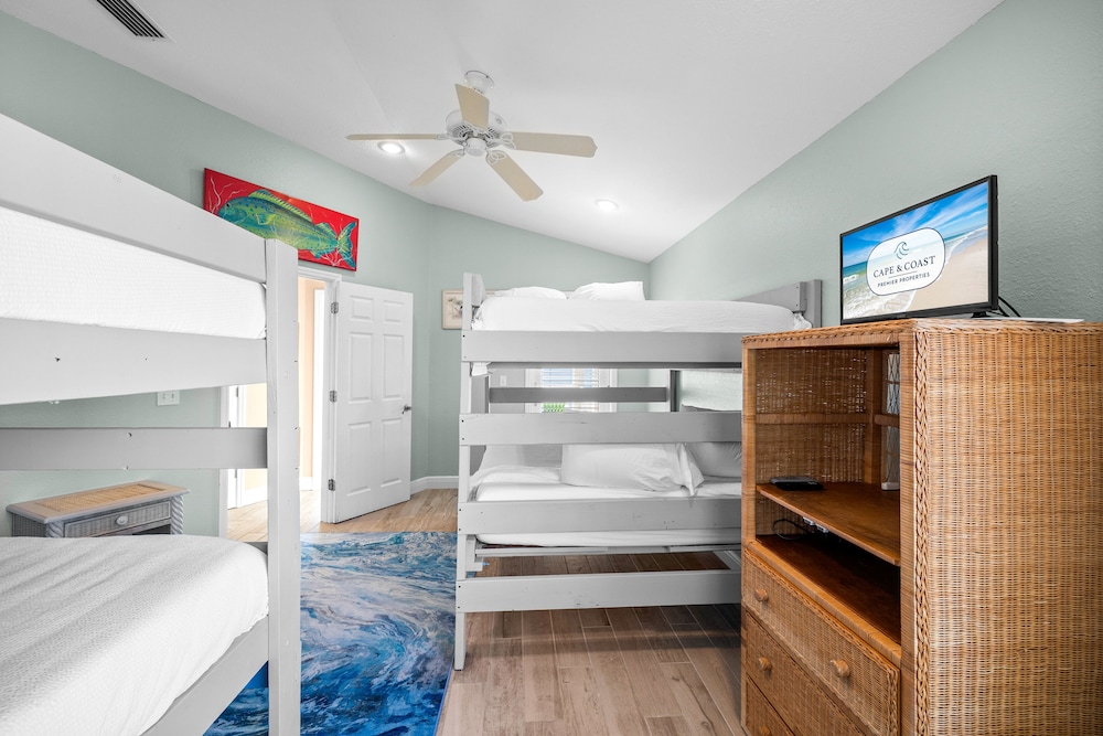 Last minute cancellation on July 4th! Call or inquire now for a great