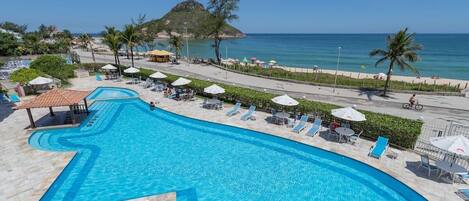 Deluxe-huoneisto | Uima-allas | Sisäuima-allas, 2 ulkouima-allasta