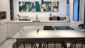 Kaffetrakter/tekoker, kjøleskap, mikrobølgeovn og ovn