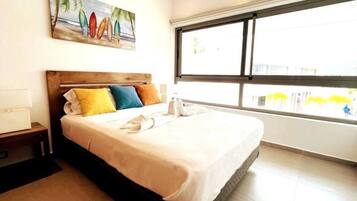 3 bedrooms, desk, iron/ironing board, free WiFi