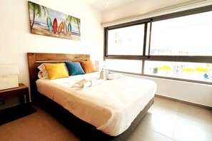 3 bedrooms, desk, iron/ironing board, free WiFi