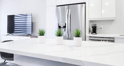 New Modern Townhouse Welland