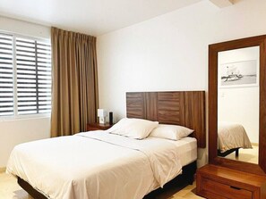 2 Schlafzimmer, Schreibtisch, Bügeleisen/Bügelbrett, kostenloses WLAN