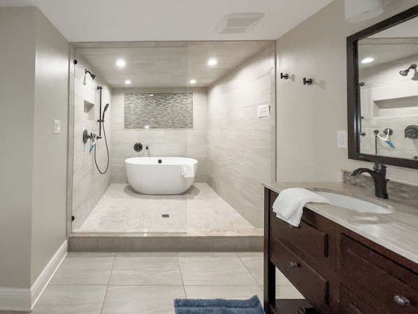 Hair dryer, towels - Updated, Full Gulf Front! 2 WEEK MIN - Excelsior - 101 (Siesta Key)