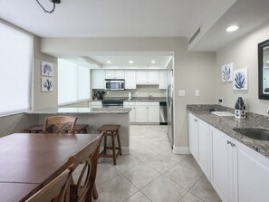 Fridge, coffee/tea maker, toaster, cookware/dishes/utensils - Excelsior - 101-Updated and Full Gulf Front! 2 WEEK MIN (Siesta Key)