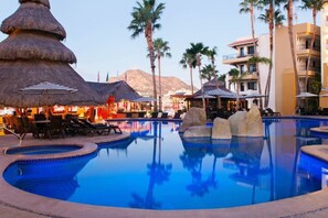 Outdoor pool - Superb Studio in Great Location Cabo San Lucas (Cabo San Lucas)