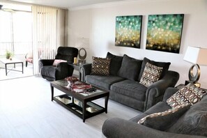 Flat-screen TV - Gulf and Bay Club- A203-Excellent Views (Siesta Key)