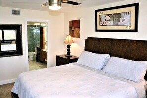 2 bedrooms, iron/ironing board, free WiFi, bed sheets - Gulf and Bay Club- A310 Great updates and view! (Siesta Key)