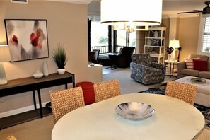 TV, video games, printers - Gulf and Bay Club- B207 Great updated unit! (Siesta Key)