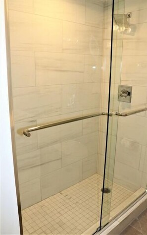 Hair dryer, towels - Gulf and Bay Club- B507 Great location! (Siesta Key)
