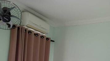 Handdukar, tvål, schampo och toalettpapper