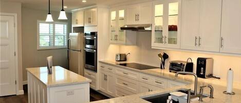 Réfrigérateur, cafetière/bouilloire