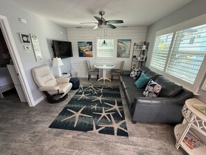 Smart TV - Gulf Holiday Unit 11- Updated close to the beach and village! (Siesta Key)