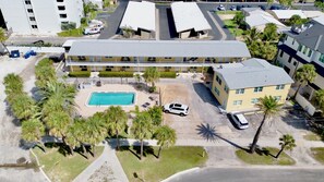 Exterior - Gulf Holiday Unit 3- Close to Beach and Siesta Key Village! (Siesta Key)