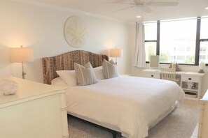 2 bedrooms, free WiFi, bed sheets - Beautifully Updated Unit with Bay Views! - Harbor Towers- 417 (Siesta Key)