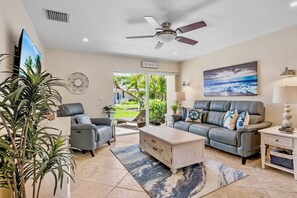 TV - Jamaica Royale 004 Updated and close to the beach! (Siesta Key)
