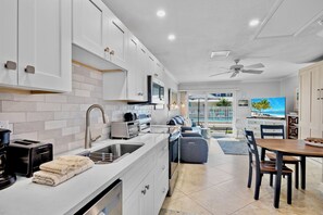 Fridge, oven, stovetop, dishwasher