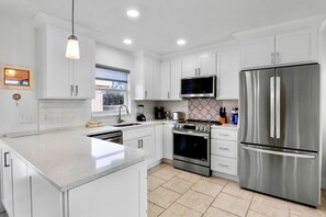 冰箱、洗碗机、茶具/咖啡用具、烤面包机