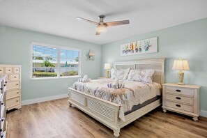 1 bedroom, iron/ironing board, free WiFi, bed sheets - Jamaica Royale 038 Close to the pool! (Siesta Key)