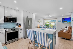 冰箱、洗碗机、茶具/咖啡用具、烤面包机