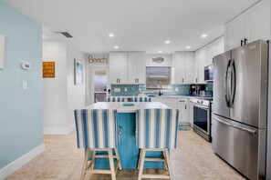 冰箱、洗碗机、茶具/咖啡用具、烤面包机