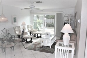 TV - Jamaica Royale 079 Updated and closest to the beach! (Siesta Key)