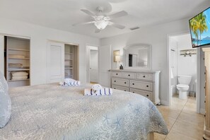 2 bedrooms, desk, iron/ironing board, free WiFi