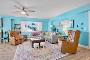 TV - Jamaica Royale 303 Tower views! (Siesta Key)