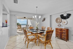 Dining - Enjoy a Relaxing Stay at Jamaica Royale 403 - A Beachfront Condo! (Siesta Key)