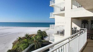 A beachfront hotel with a balcony overlooking the beach. - Jamaica Royale 502 Beautiful updates and great views! (Siesta Key)