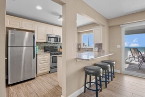 Fridge, dishwasher, coffee/tea maker, toaster