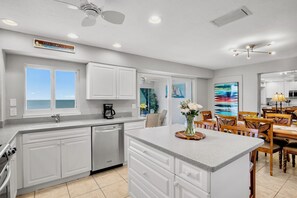 Fridge, oven, stovetop, coffee/tea maker - Experience the Best of Siesta Key at Jamaica Royale 702 with Gulf Views! (Siesta Key)