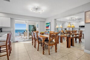 Dining - Experience the Best of Siesta Key at Jamaica Royale 702 with Gulf Views! (Siesta Key)