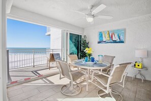 Outdoor dining - Experience the Best of Siesta Key at Jamaica Royale 702 with Gulf Views! (Siesta Key)