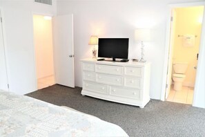 2 habitaciones, tabla de planchar con plancha, internet y ropa de cama 