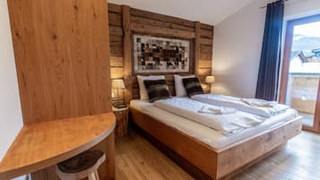 6 bedrooms, iron/ironing board, free WiFi, bed sheets