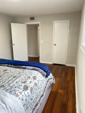 1 bedroom, WiFi, bed sheets