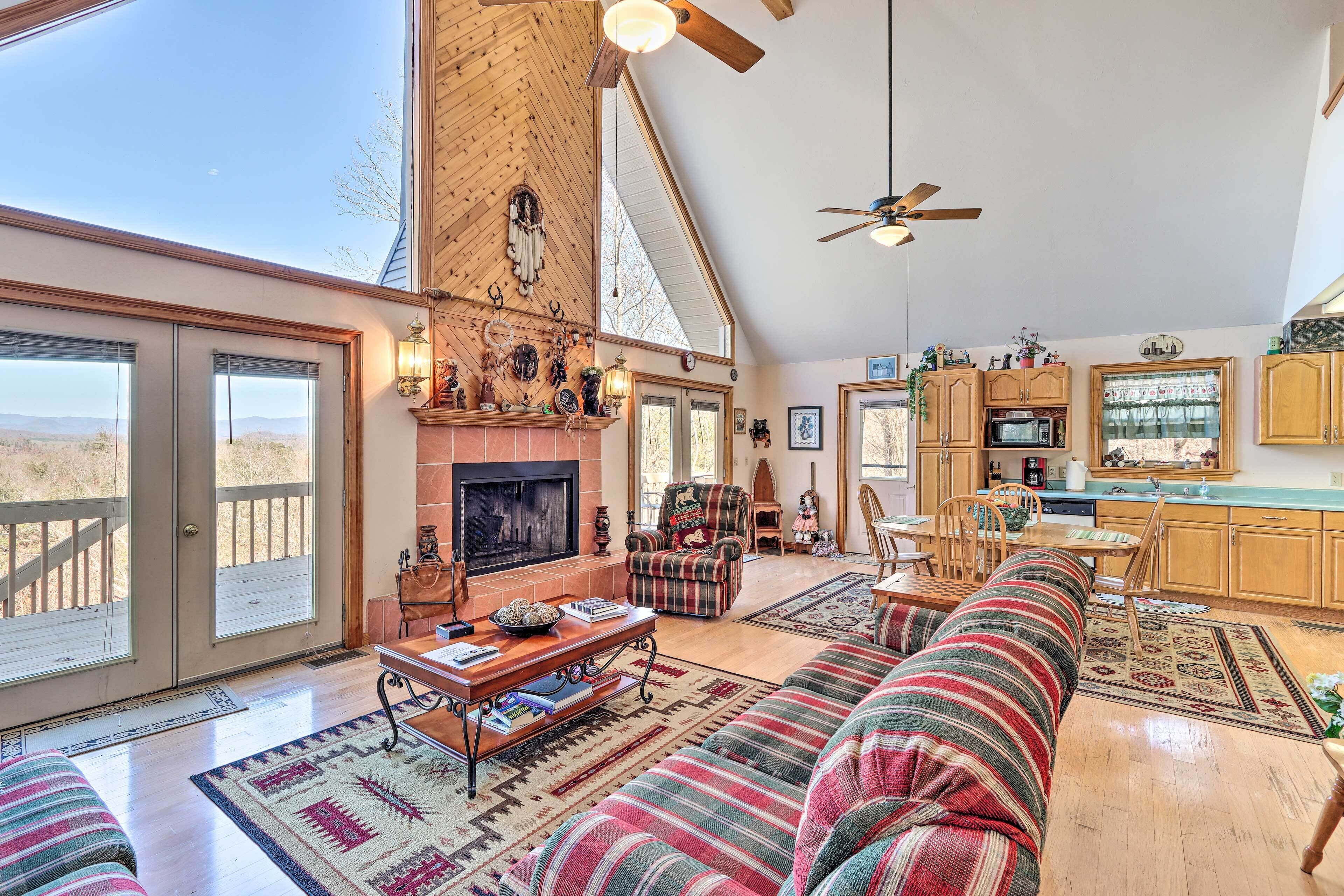 TV, fireplace, stereo